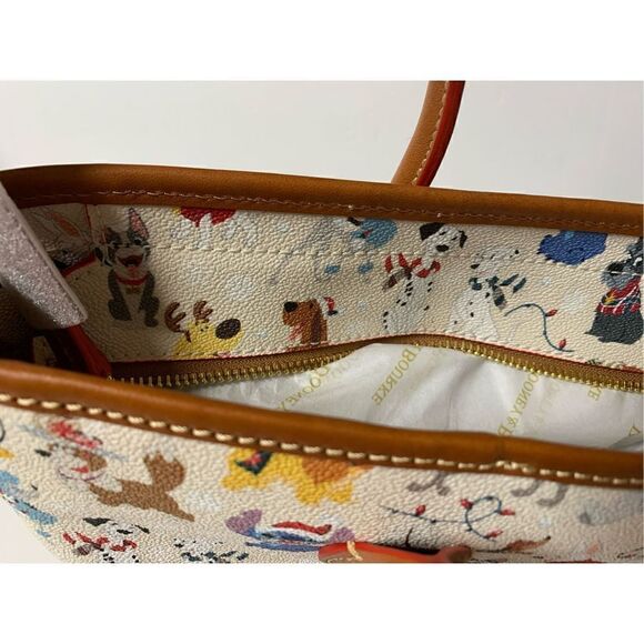 Disney Dooney & Bourke Santa Dogs Tote Tails Paws Pluto Stitch 2021 Christmas - Picture 12 of 13